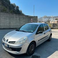 RENAULT CLIO 1.1 BENZINA IDONEA PER NEOPATENTATI