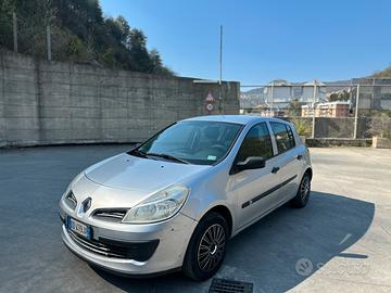 RENAULT CLIO 1.1 BENZINA IDONEA PER NEOPATENTATI