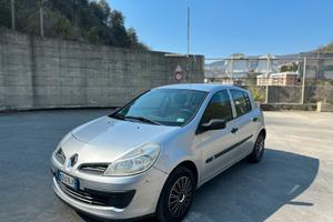 RENAULT CLIO 1.1 BENZINA IDONEA PER NEOPATENTATI