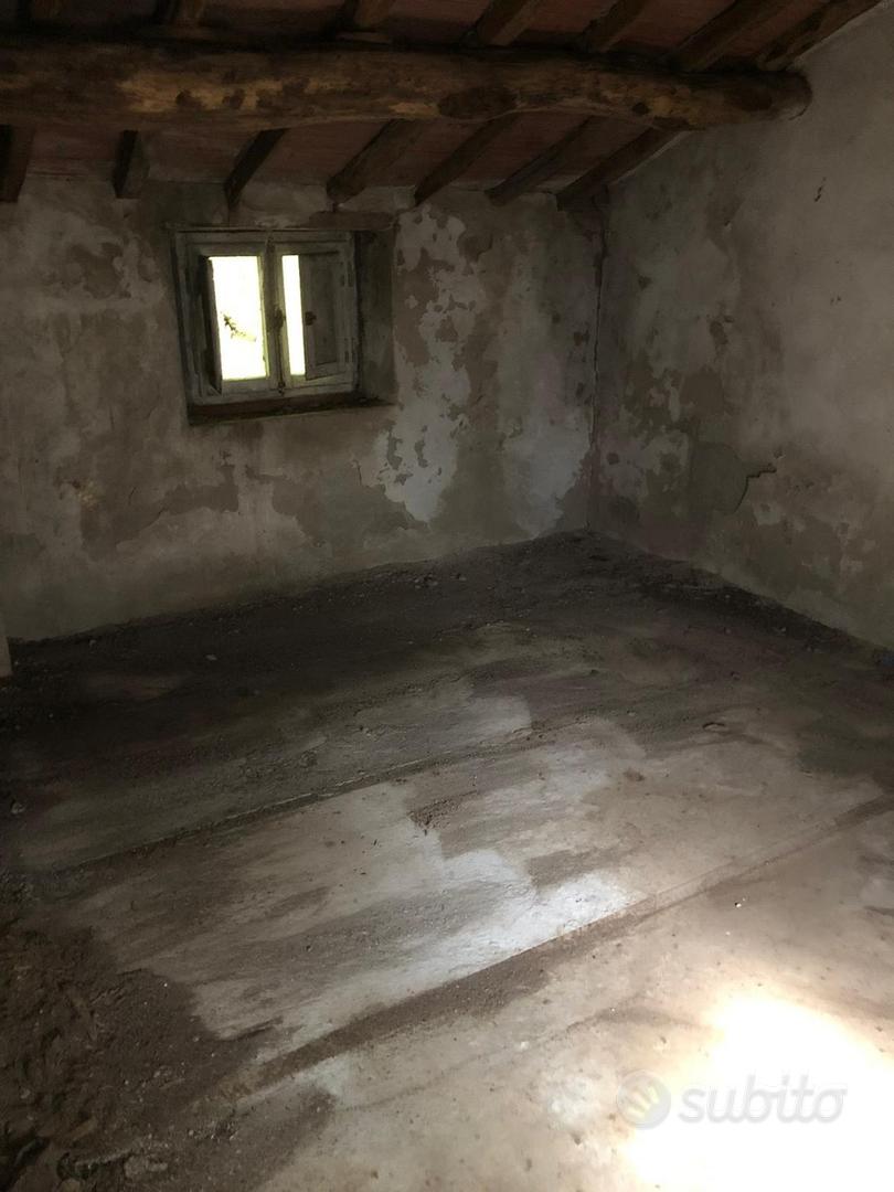casale con strada e terreno - Altro
