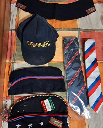 Copricapi e cravatte Carabinieri