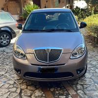 Lancia y