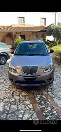 Lancia y