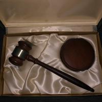 Martello del giudice dell'aula di tribunale