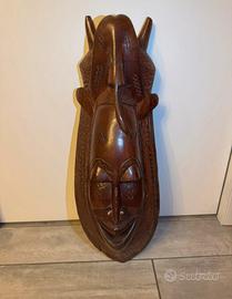 Maschera Africana arte tribale in legno lavorato