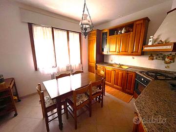 CAVARZERE: 106A: Appartamento al secondo piano