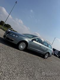 Volkswagen Passat 2.0 TDI DPF Var. Comfortline