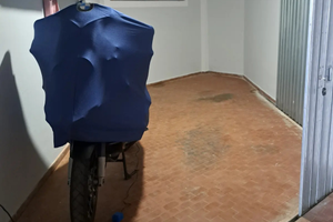 Posto moto in box via laviosa pegli