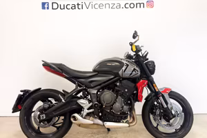 TRIUMPH Trident 660 Trident