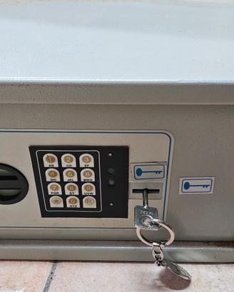 Cassaforte Elettronica a Mobile (Piccola)
