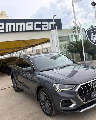 AUDI Q3 35 TDI quattro S tronic Identity Black