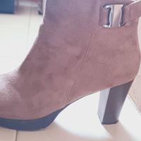 Stivaletti con tacco