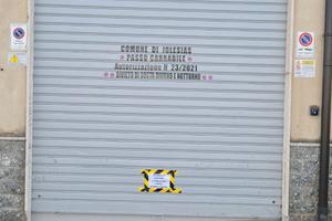 Iglesias posto auto moto in garage