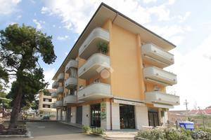 NEGOZIO A PORTO SAN GIORGIO