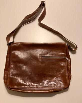 BORSA A TRACOLLA IN VERA PELLE