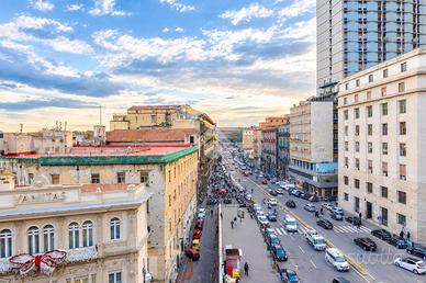 MULTILOCALE A NAPOLI