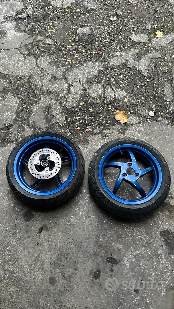 Cerchi Aprilia sr 50 Moto e Scooter In vendita a Forlì-Cesena