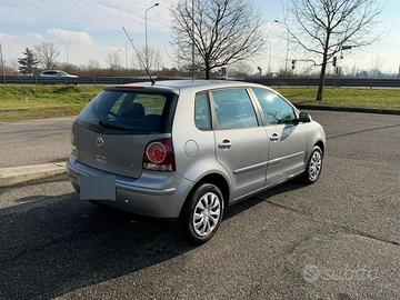 Auto Volkswagen polo 1.4