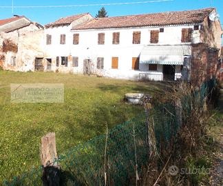 Rustico da ristrutturare con progetto approvato