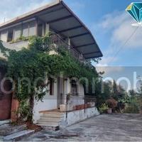 Casa indipendente con 20.000 mq di terreno