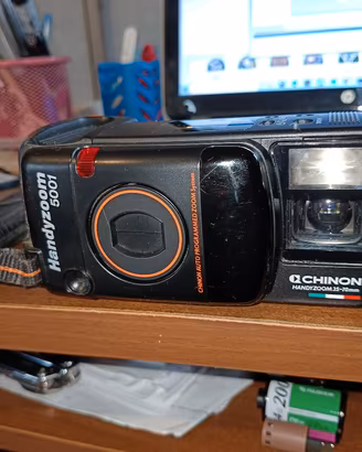 Chinon Handyzoom 5001 con custodia