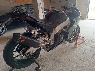 Aprilia RSV4 R 2011