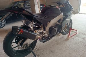 Aprilia RSV4 R 2011