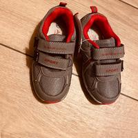 Scarpe nuove bambino numero 25