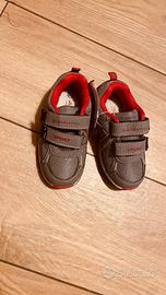 Scarpe nuove bambino numero 25