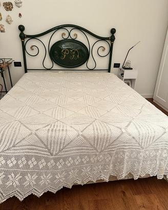 Trina all’uncinetto per letto