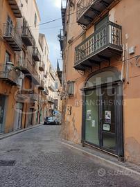 Agrigento/Centro Storico negozio 70 mq C/1