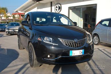 Lancia Ypsilon 1.0 firefly hybrid 70CV Gold Plus S