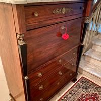 Spendido Secretaire impero con motivi egizi.