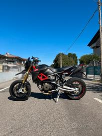 Aprilia Dorsoduro 750 factory