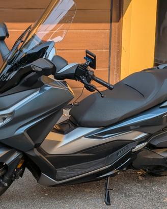 Honda Forza 350 del 2023 11.000 km