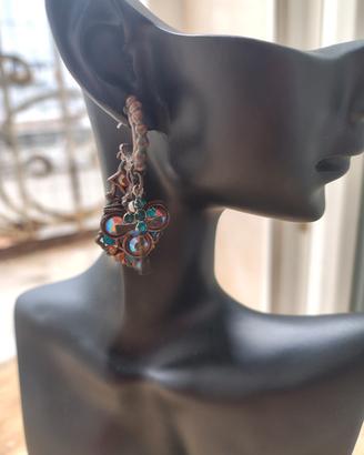 Orecchini Pendenti Boho Chic con Cristalli e Croci