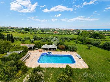 VILLA SINGOLA A GIULIANOVA