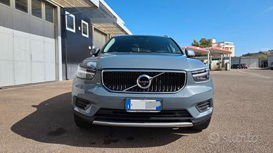 Volvo XC40 pari al nuovo.