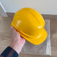 Casco da cantiere nuovo.
