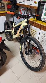 Santa Cruz Nomad anno 2025 taglia L