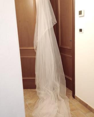Velo bianco per abito da sposa