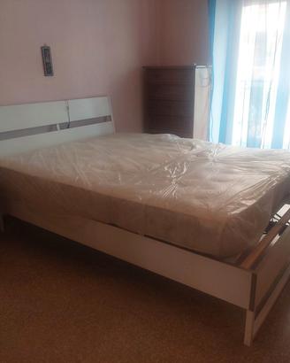 Materasso matrimoniale e/o struttura letto