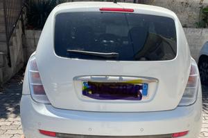 Lancia Ypsilon MOMO Design