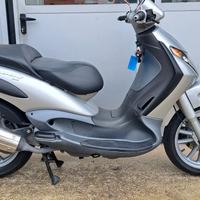 Piaggio Beverly 200