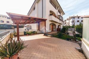 2 LOCALI A VITORCHIANO