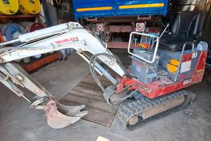 Miniescavatore Takeuchi TB 08