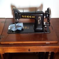 Macchina cucire Necchi con mobile