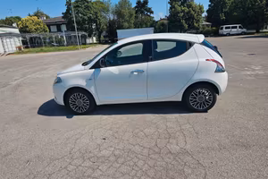 Lancia Ypsilon 1.2 69 CV 5 porte Gold