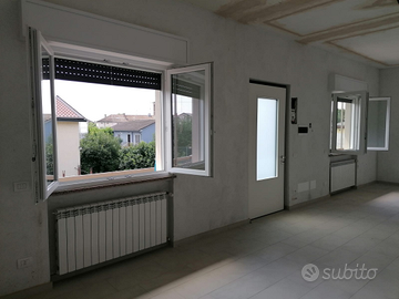 Trilocale ristrutturato con box livraga lodi