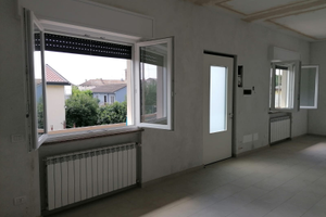 Trilocale ristrutturato con box livraga lodi